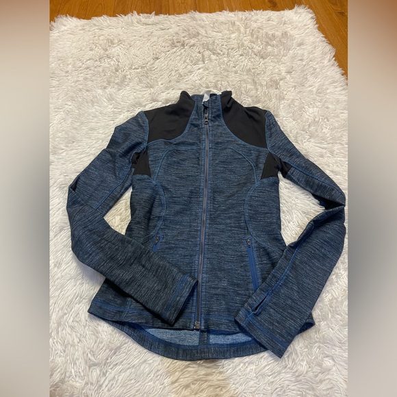 LULULEMON FORME JACKET IN SLUB DENIM BLUE/BLACK - Picture 16 of 16